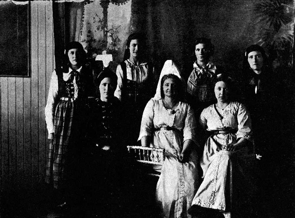 ss2 217 1 kvennfelag kvennbuningur